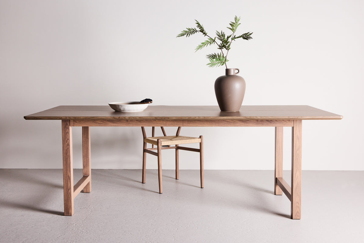 Hasvik Spisebord, 220 x 110 cm | Brunt